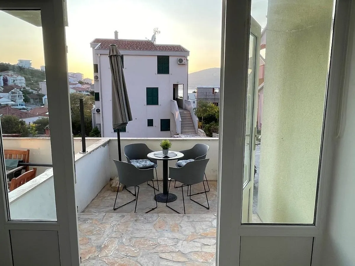 Apartments Luce Trogir