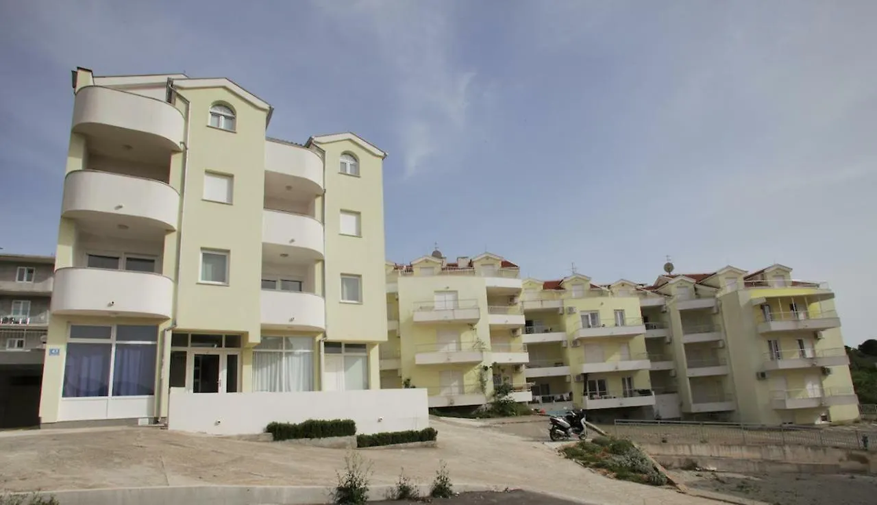 טרוגיר Apartments Luce